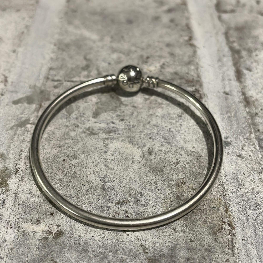 Pandora Bangle 17cm